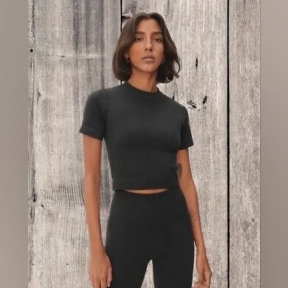 Everlane the seamless tee black crop ribbed stretch tee XS/S - Picture 4 of 11
